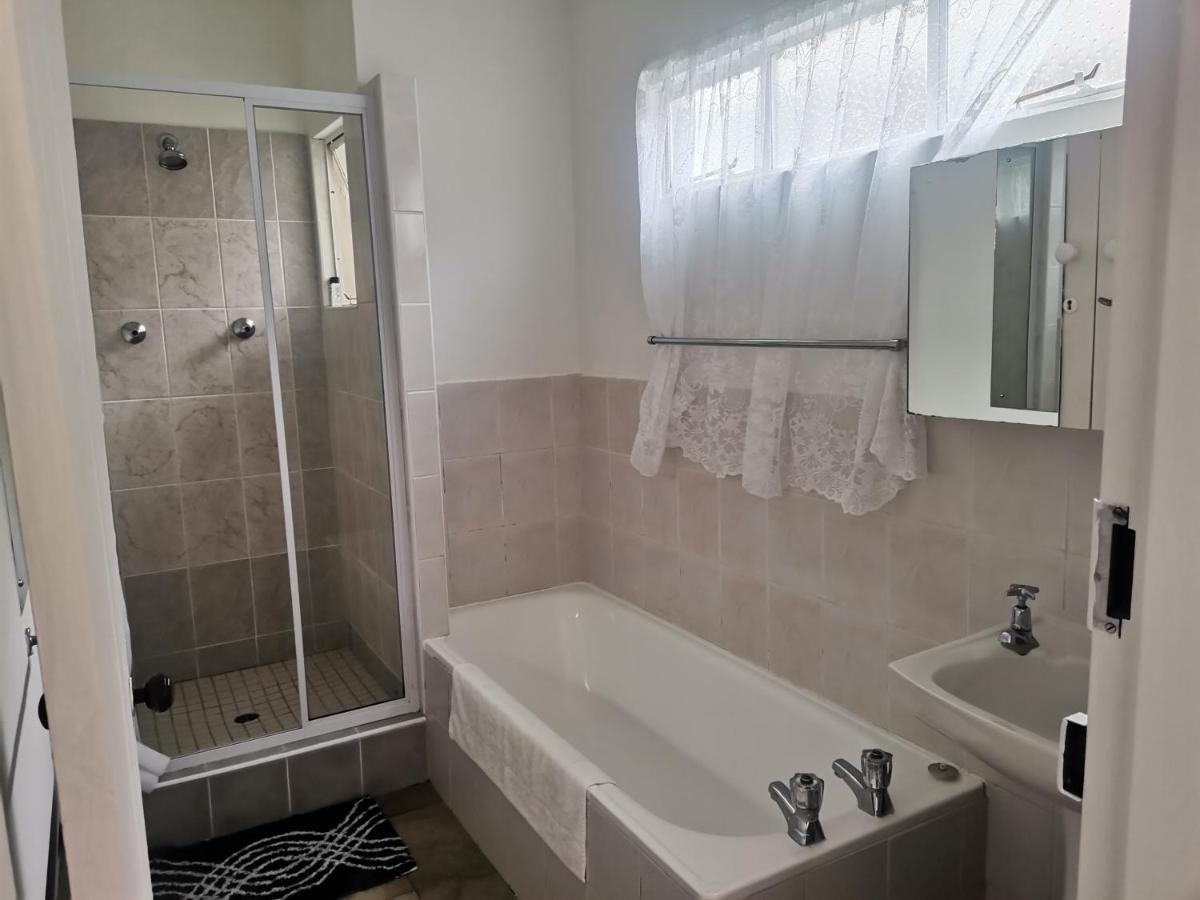 Sani Window B&B And Self Catering Underberg Exterior photo